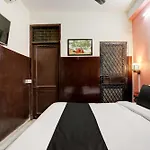 Super Hotel O Green Park Residency