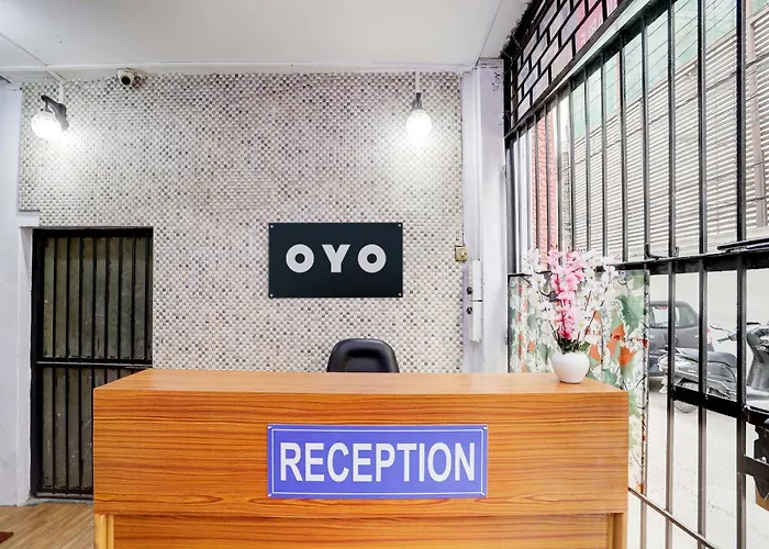Super Hotel O Green Park Residency
